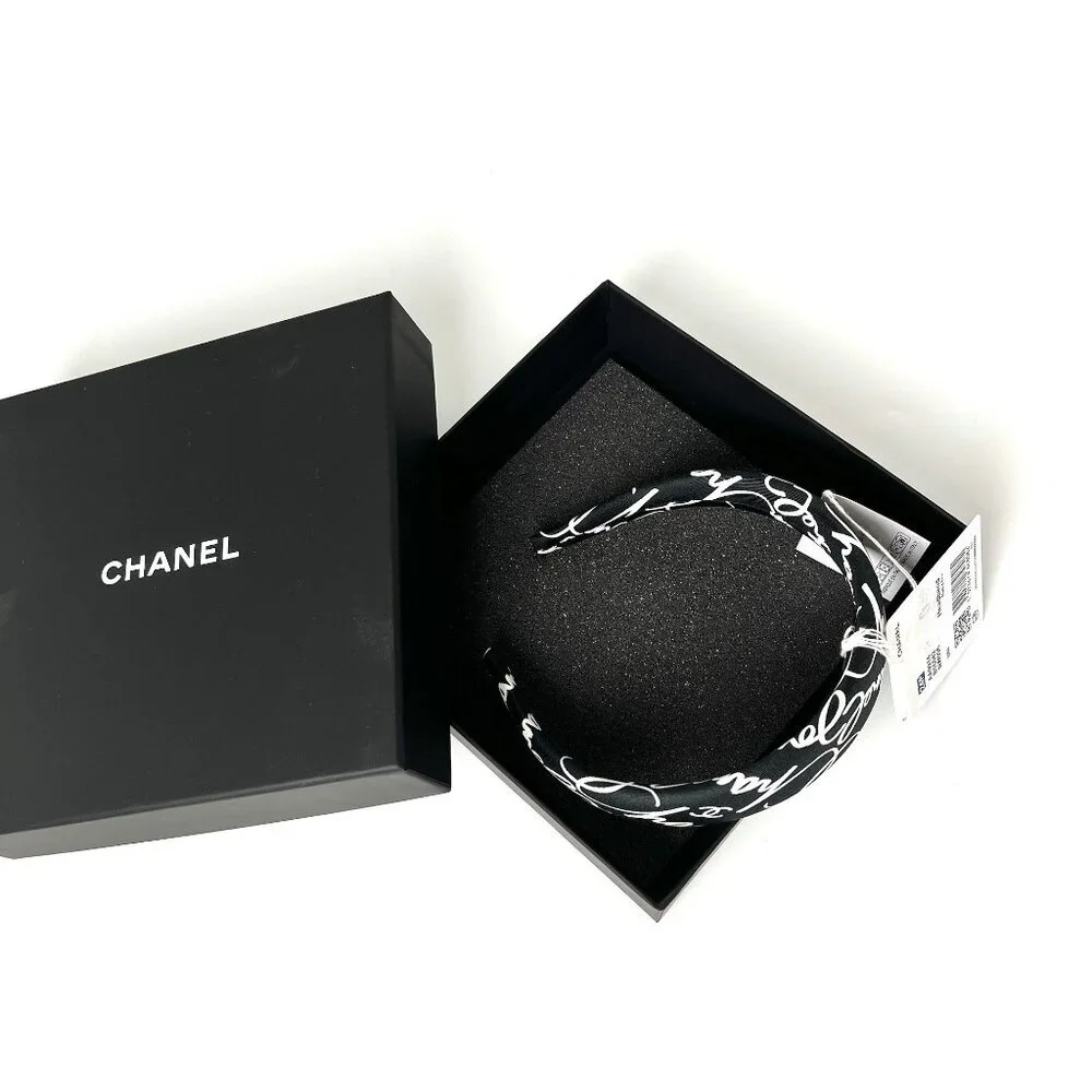 CHANEL Black and White Hairband
